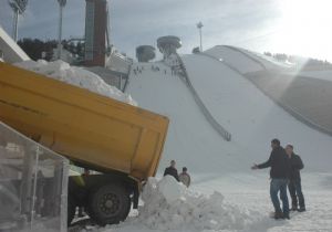 Çareyi kar taşımakta buldular